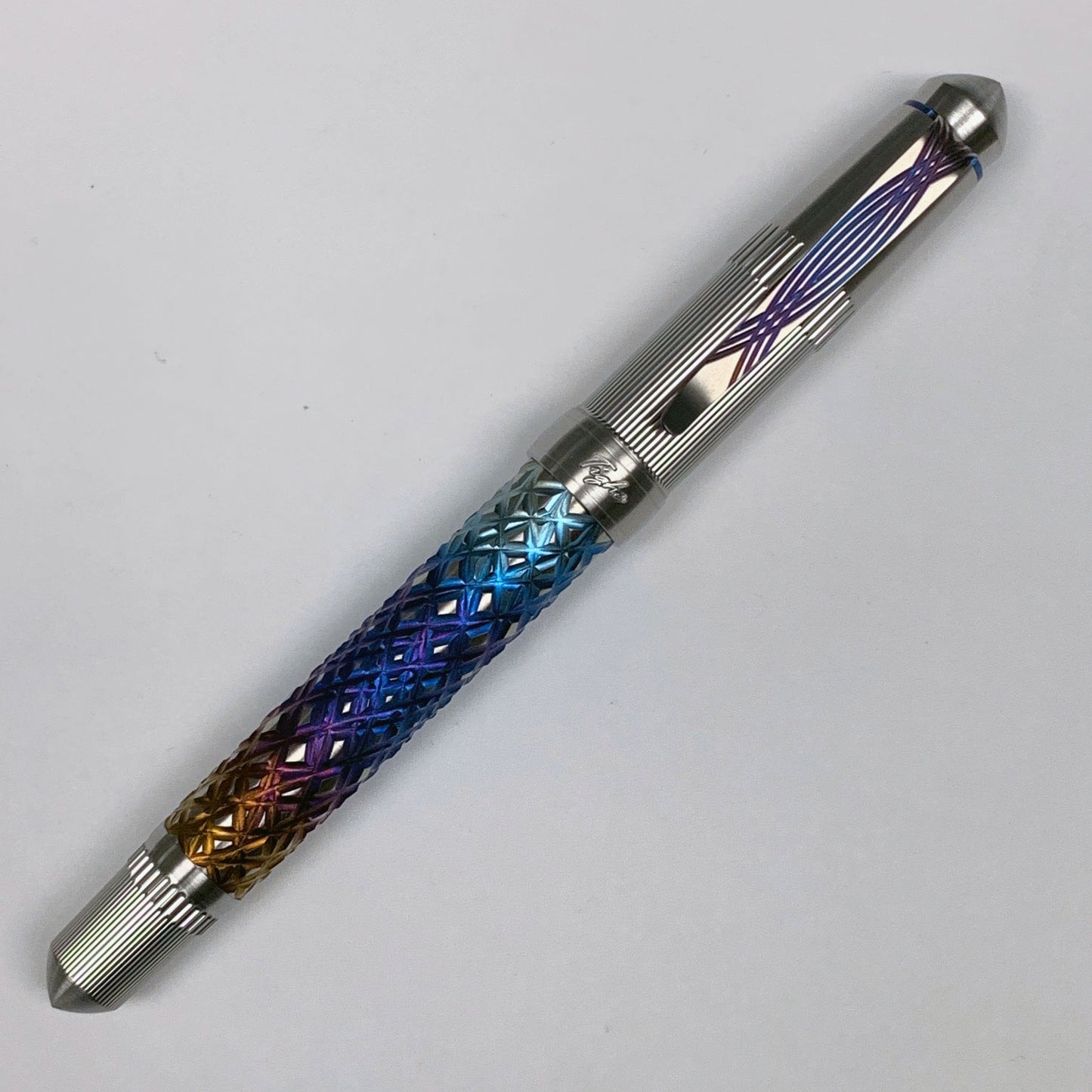 Reticulated Fire Crystal Fountain Pen (Gold nib)