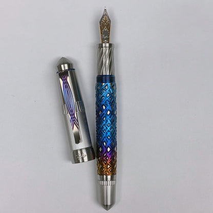 Fountain pen with decorative design