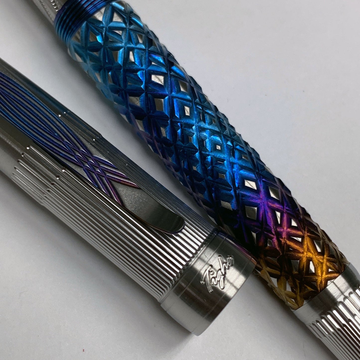 Reticulated Fire Crystal Fountain Pen (Gold nib)